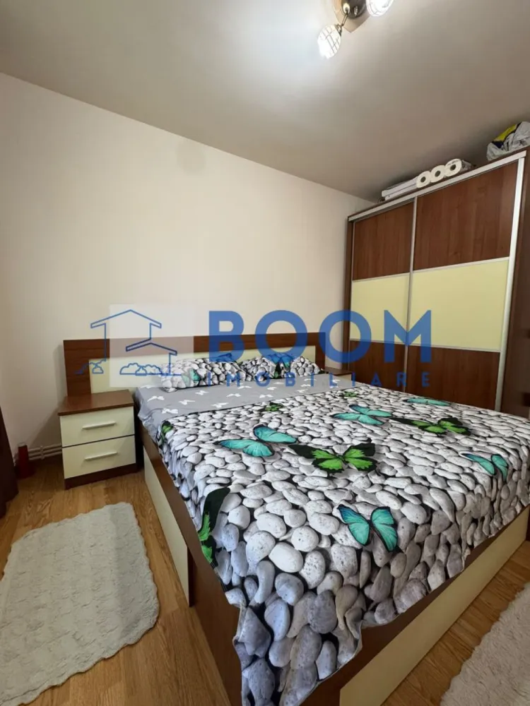 Apartament 2 camere Nord | Parter | Renovat complet | Centrala noua | - MAAC Imobiliare vă propune spre vânzare un apartament decomandat cu 2 camere, situat la parter înalt, într-un bloc izolat termic, în zona Nord.

Apartamentul este o alegere excelentă pentru cei care își doresc o locuință confortabilă, bine întreținută și pregătită pentru mutare imediată. Proprietatea beneficiază de centrală termică nouă cu garanție 7 ani, aer condiționat montat de aproximativ un an, precum și instalație electrică și sanitară nouă.

Se vinde mobilat, exact ca în fotografii, mai puțin electrocasnicele.

Locuința oferă confort, eficiență și avantajul unei zone apreciate, fiind potrivită atât pentru o familie, cât și pentru investiție.

Pentru mai multe detalii și programarea unei vizionări, contactați MAAC Imobiliare! CP3230719