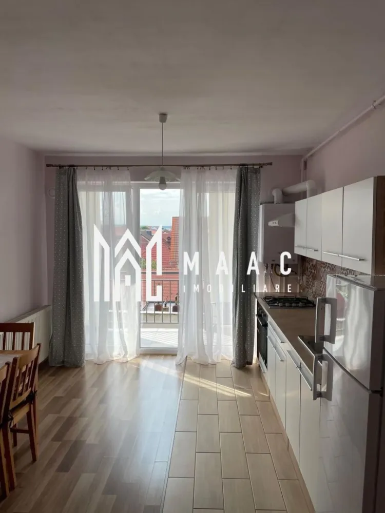 Apartament 2 Camere I Etaj 2 I Loc Parcare I City Residence - Vă propunem spre închiriere un apartament cu 2 camere, situat la etajul 2 al unui imobil modern din ansamblul rezidențial City Residence, una dintre cele mai apreciate zone ale orașului datorită accesului facil către centre comerciale, mijloace de transport și principalele puncte de interes.

Locuința este pregătită pentru mutare imediată și oferă un spațiu confortabil, ideal pentru persoane singure sau cupluri într-un cartier modern și bine conectat.

Avantaje:

2 camere
Etaj 2
Loc de parcare inclus
Disponibil imediat
Zonă modernă și bine dezvoltată
Acces rapid către magazine, restaurante și transport public
Se închiriază pe termen lung

Apartamentul reprezintă alegerea ideală pentru cei care caută confort, siguranță și accesibilitate într-un ansamblu rezidențial apreciat. Pentru mai multe informații sau pentru programarea unei vizionări, vă stăm la dispoziție.

Pentru informati si vizionari: CP3162115