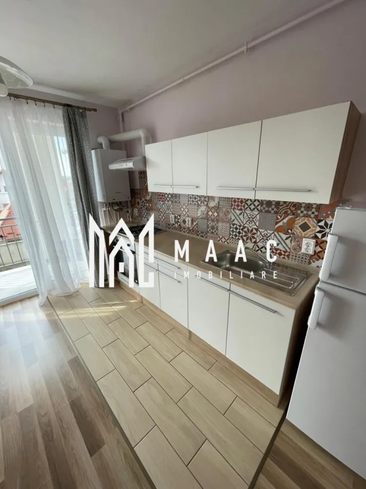 Apartament 2 Camere I Etaj 2 I Loc Parcare I City Residence - Vă propunem spre închiriere un apartament cu 2 camere, situat la etajul 2 al unui imobil modern din ansamblul rezidențial City Residence, una dintre cele mai apreciate zone ale orașului datorită accesului facil către centre comerciale, mijloace de transport și principalele puncte de interes.

Locuința este pregătită pentru mutare imediată și oferă un spațiu confortabil, ideal pentru persoane singure sau cupluri într-un cartier modern și bine conectat.

Avantaje:

2 camere
Etaj 2
Loc de parcare inclus
Disponibil imediat
Zonă modernă și bine dezvoltată
Acces rapid către magazine, restaurante și transport public
Se închiriază pe termen lung

Apartamentul reprezintă alegerea ideală pentru cei care caută confort, siguranță și accesibilitate într-un ansamblu rezidențial apreciat. Pentru mai multe informații sau pentru programarea unei vizionări, vă stăm la dispoziție.

Pentru informati si vizionari: CP3162115