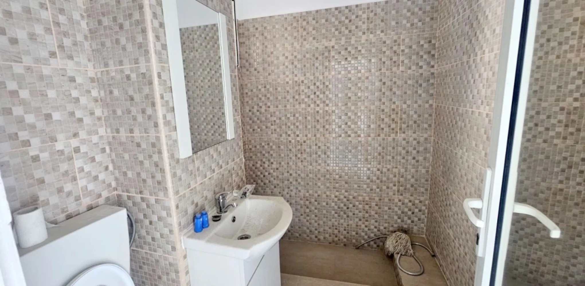 De vanzare apartament cu 2 camere, renovat, etaj9, Viziru 3, 43.000 euro