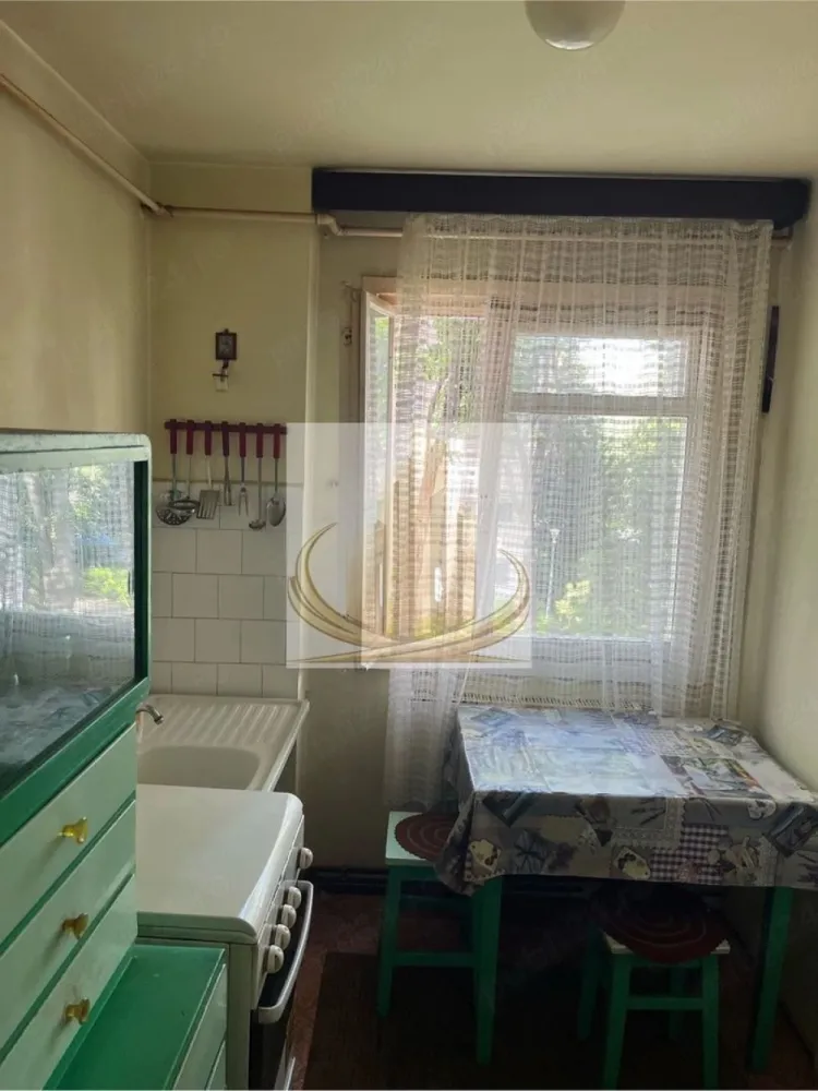 🏡Ap Sagului 3 camere - 🏡 Apartament 3 camere de închiriat – Calea Șagului

Se oferă spre închiriere apartament cu 3 camere, situat la etajul 2 din 4, în zona Calea Șagului, într-un cartier liniștit și plin de verdeață.

📍 Localizare excelentă:

* La doar 1 minut de loc de joacă și grădiniță
La doar 5 minute de scoala