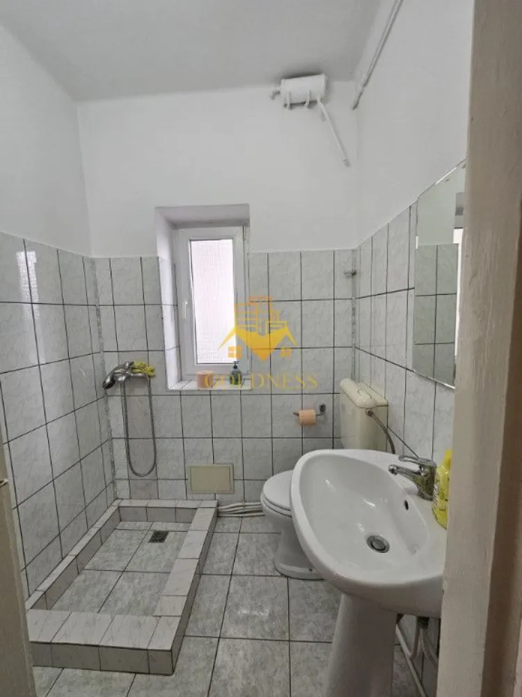 Apartament 2 camere renovat,Ultracentral, Piata Mihai Viteazu, Fierul!