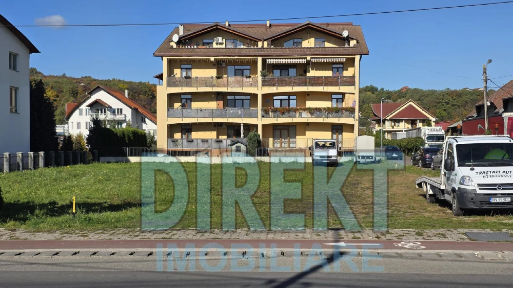 Teren intravilan , zona Sanovil , cu deschidere la DN ! - Oportunitate de investiție 

Teren pentru dezvoltare imobiliară în Bistrita , zona Clinica Sanovil, ideal constructie bloc , sediu firma , clinica , etc .

Vă prezentăm spre achiziție un teren excelent poziționat în zona Clinica Sanovil, ideal pentru dezvoltări rezidențiale mixte (locuințe + spații comerciale la parter).

Localizare premium:

– La doar 200 m de Clinica Sanovil , cu deschidere la DN care face legautura intre Bistrita si Cluj Napoca .

– În imediata apropiere a Depozitului Macon , zonă cu infrastructură modernizată și în continuă expansiune.

Caracteristici teren:

Suprafață: 1400 mp

Regim de înălțime cf PUZ aprobat prin HCL 937/2021: D +P+4E +2ER

Acces din DN + Drum acces secundar , Post Trafo , Toate utilitatile pe teren .

POT (Procent de Ocupare a Terenului): 35%

CUT (Coeficient de Utilizare a Terenului): 1,8 %

Avantaje:

Zonă cu cerere crescută pe segmentul rezidential, inchirieri.

Acces facil către toate punctele de interes din oraș.

Investiție cu potențial ridicat de profitabilitate datorită amplasării și regimului urbanistic permisiv.

Pentru mai multe detalii sau pentru programarea unei vizionări, vă rugăm să ne contactați.