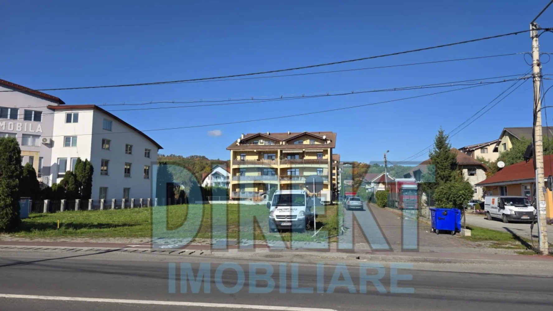 Teren intravilan , zona Sanovil , cu deschidere la DN ! - Oportunitate de investiție 

Teren pentru dezvoltare imobiliară în Bistrita , zona Clinica Sanovil, ideal constructie bloc , sediu firma , clinica , etc .

Vă prezentăm spre achiziție un teren excelent poziționat în zona Clinica Sanovil, ideal pentru dezvoltări rezidențiale mixte (locuințe + spații comerciale la parter).

Localizare premium:

– La doar 200 m de Clinica Sanovil , cu deschidere la DN care face legautura intre Bistrita si Cluj Napoca .

– În imediata apropiere a Depozitului Macon , zonă cu infrastructură modernizată și în continuă expansiune.

Caracteristici teren:

Suprafață: 1400 mp

Regim de înălțime cf PUZ aprobat prin HCL 937/2021: D +P+4E +2ER

Acces din DN + Drum acces secundar , Post Trafo , Toate utilitatile pe teren .

POT (Procent de Ocupare a Terenului): 35%

CUT (Coeficient de Utilizare a Terenului): 1,8 %

Avantaje:

Zonă cu cerere crescută pe segmentul rezidential, inchirieri.

Acces facil către toate punctele de interes din oraș.

Investiție cu potențial ridicat de profitabilitate datorită amplasării și regimului urbanistic permisiv.

Pentru mai multe detalii sau pentru programarea unei vizionări, vă rugăm să ne contactați.