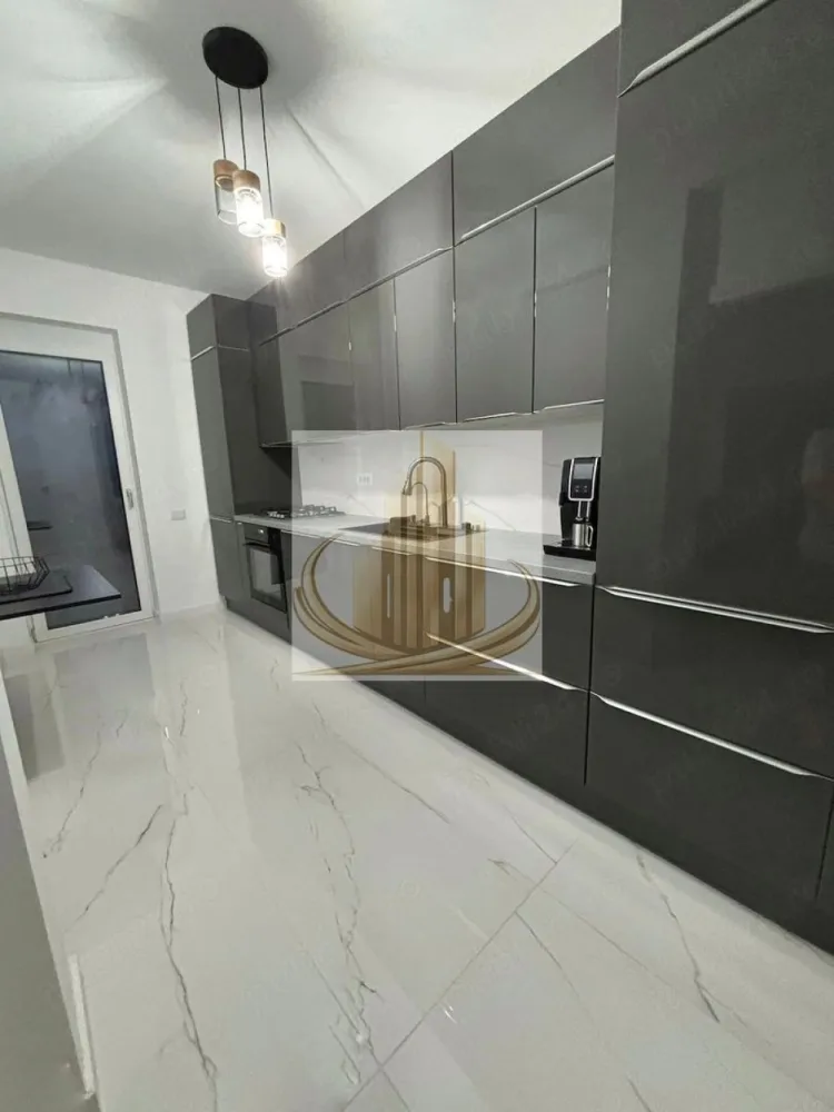 🏡Ap 3 camere Giroc, 74mp +parcare - Grand Mobilis Imobiliare vă propune spre vânzare un apartament modern cu 3 camere, situat în Giroc, ideal atât pentru locuință proprie, cât și pentru investiție.

📐 Suprafață utilă: 74 mp
🛏️ Compartimentare:

* 2 dormitoare spațioase
* living luminos
* bucătărie separată
* 2 băi
* spațiu de depozitare

🌿 Balcon generos de 9 mp, perfect pentru relaxare

🏢 Apartamentul se vinde parțial mobilat, oferindu-vă libertatea de a-l amenaja după propriul gust.
🚗 În preț este inclus un loc de parcare.

📍 Zonă liniștită, în plină dezvoltare, cu acces facil către oraș.

💰 Preț ușor negociabil

📞 Pentru mai multe detalii și programarea unei vizionări, nu ezitați să ne contactați!
ID intern CP3054602