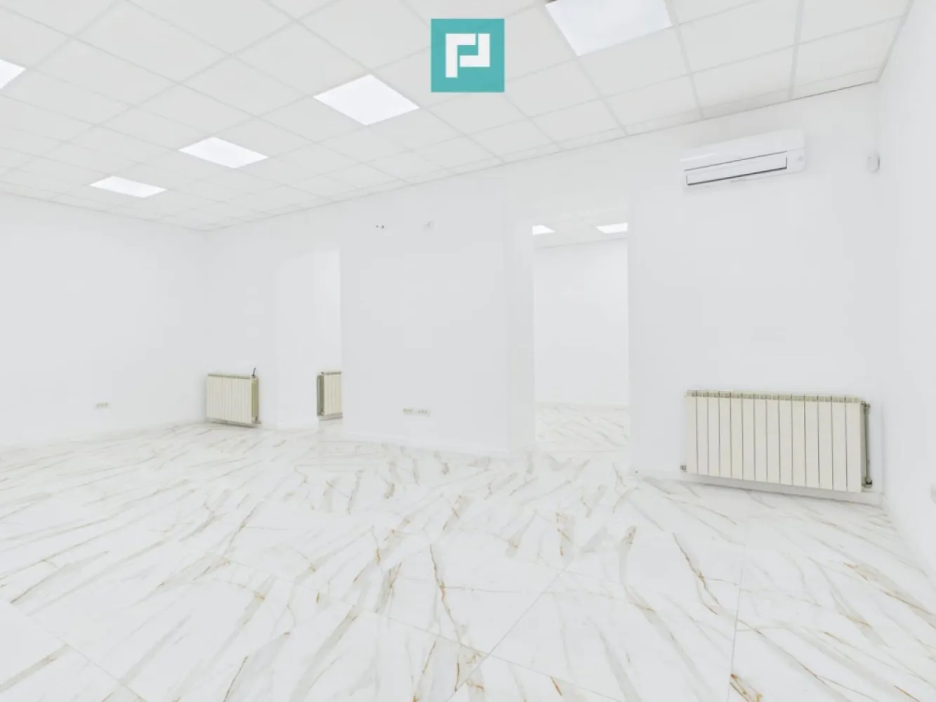Proprietate de prestigiu în centrul Aradului - PROPRIETATE DE PRESTIGIU ULTRACENTRALĂ DE VÂNZARE ÎN ARAD— O OPORTUNITATE RARĂ PE PIAȚĂ

Descoperă un spațiu premium, ultra-finisat, situat într-una dintre cele mai exclusiviste zone ale orașului — locul ideal pentru afaceri care cer vizibilitate, eleganță și poziționare strategică.

Cu o suprafață construită de 153 mp și suprafață utilă de 101 mp, proprietatea oferă un cadru modern, versatil și impecabil realizat, pregătit să găzduiască:

Spațiu comercial de top

Magazine de lux & showroom-uri premium

Birouri reprezentative pentru companii

Investiție imobiliară cu randament excelent

Alte activități care impun standarde înalte

Aceasta nu este doar o proprietate — este o declarație de poziționare.
Spațiile ultracentrale de acest calibru apar rar pe piață și dispar rapid. Dacă îți dorești un loc care să îți amplifice brandul, să îți crească vizibilitatea și să îți ofere un avantaj real într-una dintre cele mai valoroase zone ale orașului, aceasta este oportunitatea pe care nu o poți rata.

Proprietățile cu adevărat excepționale nu așteaptă!
Programează o vizionare și descoperă pe loc diferența dintre un spațiu obișnuit și unul care inspiră succes!

Pentru mai multe detalii și stabilirea unei vizionări asistate, vă stăm la dispoziție!

Adina Baciș - consultant imobiliar Propertylab
Telefon: 0767103967
Email: adina.bacis@propertylab.ro

Jeanina Câmpan - consultant imobiliar Propertylab
Telefon: 0760672985
Email: jeanina.campan@propertylab.ro

Proprietate de prestigiu în centrul Aradului CP2809100