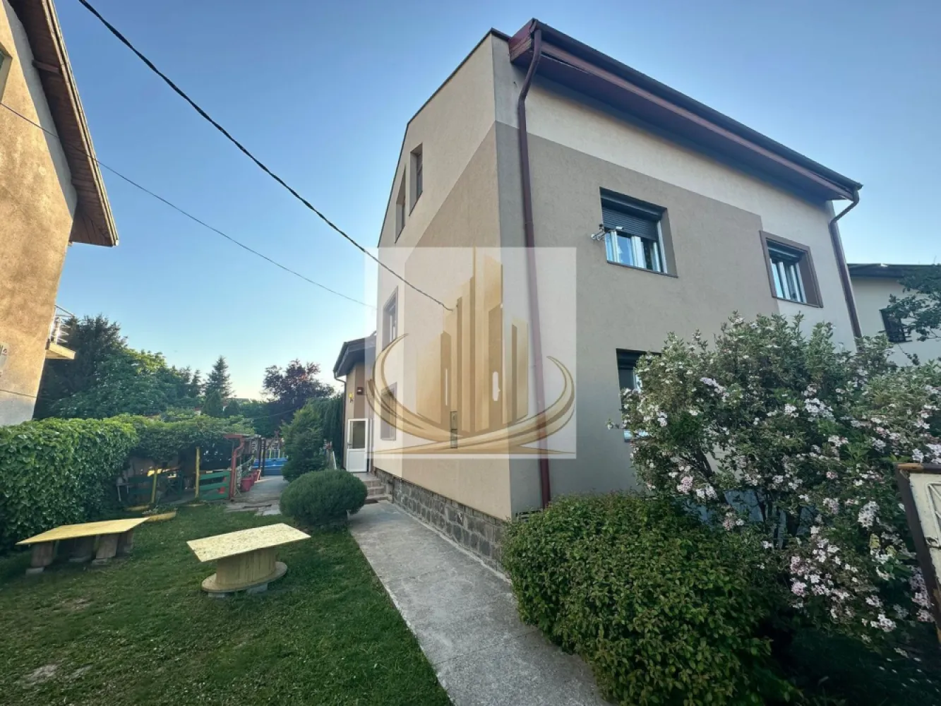 Clinică, pensiune, birouri sau investiție | Locație de top 17 CAMERE