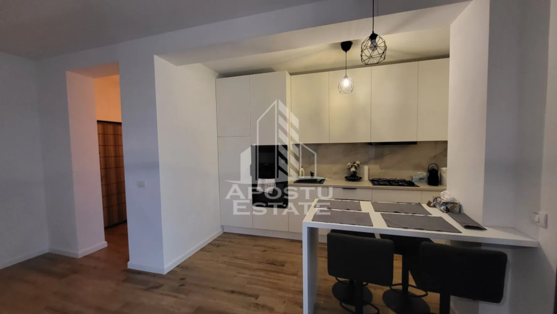 Apartament modern,2 camere,etaj 1,Dumbravita(Ikea) - Apostu Estate va propune spre vanzare un apartament nou,open space,cu 2 camere,in Dumbravita.

Apartamentul este disponibil la etajul 1/3,cu o suprafata utila de 59mp.

Compartimentare:

-hol

-living cu bucatarie open space

-terasa mobilata

-dormitor

-baie

Confortul termic se realizeaza prin intermediul centralei si al climei,incalzirea este in pardoseala.

In vecinatate se afla Profi,Ikea,Lidl Dumbravita la 5 min.

-2locuri de parcare incluse!

Complet mobilat si utilat,beneficiaza de finisaje ultra moderne.

Va asteptam cu drag la o vizionare!