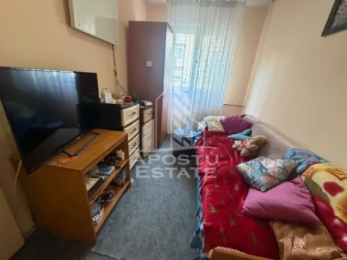 Apartament cu 3 camere de vânzare,etaj intermediar, Dacia,Timisoara
