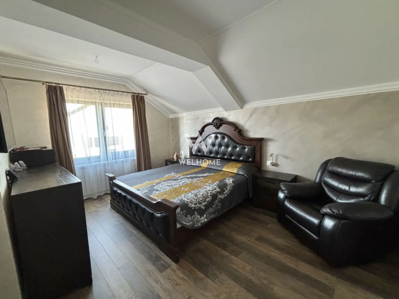 Casa INDIVIDUALA 6 camere, curte superba - zona Brana, Selimbar