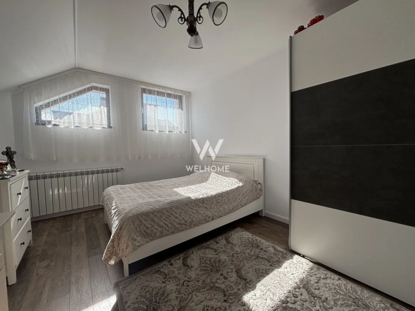 Casa INDIVIDUALA 6 camere, curte superba - zona Brana, Selimbar