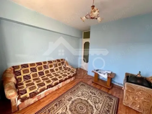 Vand apartament 3 camere, etaj 3, in cartierul Unirii.