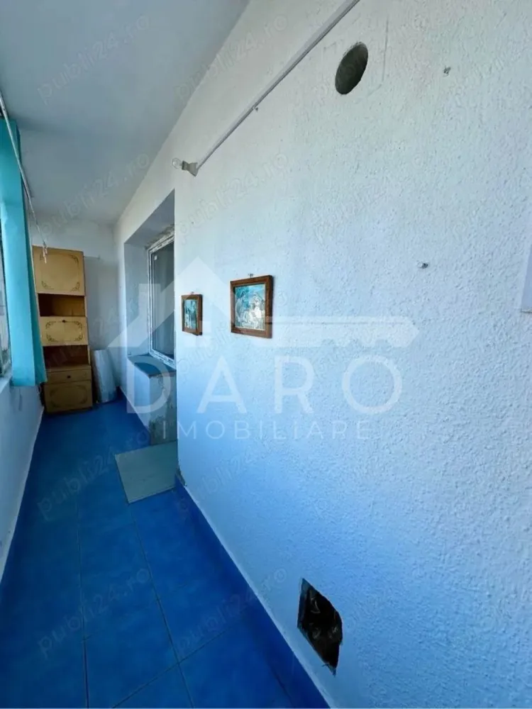 Vand apartament 3 camere, etaj 3, in cartierul Unirii.