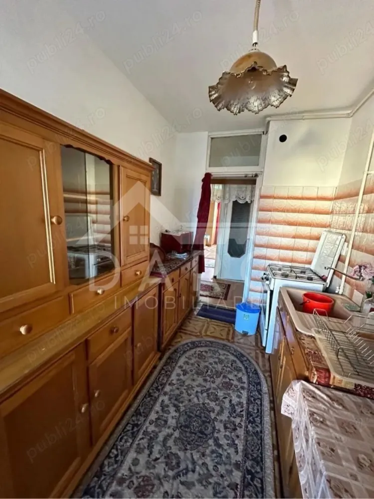 Vand apartament 3 camere, etaj 3, in cartierul Unirii.
