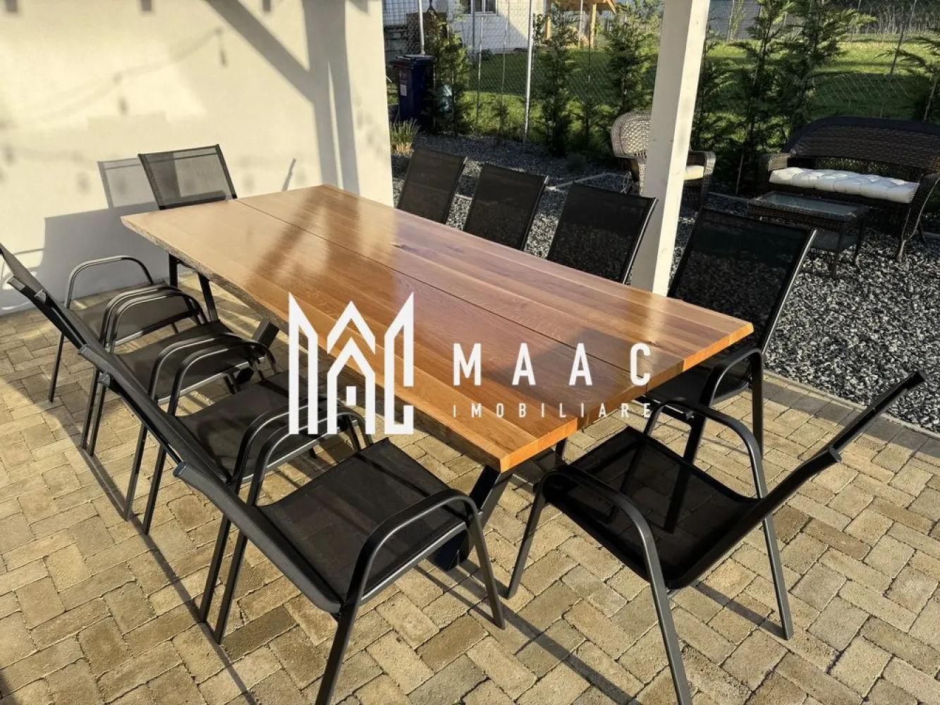 Teren | 700 mp | Intravilan | Sura Mica - MAAC Imobiliare vă propune spre vânzare un teren intravilan construibil, situat în Șura Mică, într-o zonă liniștită, la marginea pădurii. Ideal pentru construirea unei locuințe sau pentru cei care își doresc un spațiu de relaxare în mijlocul naturii, la doar 20 de minute de Sibiu.

Proprietatea oferă un cadru natural plăcut, îmbinând liniștea zonei cu accesibilitatea către oraș.

Detalii generale:
teren intravilan construibil
suprafață de 700 mp
poziționat într-o zonă retrasă, lângă pădure
acces facil către localitate și oraș

Construcții existente:
terasă de aproximativ 30 mp
baie la stadiu de gri
spațiu pentru depozitarea lemnelor

Dotări și avantaje:
livadă de meri pe teren
cadru natural ideal pentru relaxare
zonă liniștită, ferită de agitație
potrivit pentru construcția unei case de locuit sau de vacanță
posibilitate de racordare la apă și canal în viitorul apropiat (există bazin de apă în zonă)

Localizare:
la aproximativ 5 minute de centrul localității Șura Mică
la 20 de minute de Sibiu
zonă ușor accesibilă, cu potențial de dezvoltare

preț: 56.900 €
disponibilitate imediată

Pentru mai multe detalii sau pentru programarea unei vizionări, vă rugăm să ne contactați.ID: CP3056988