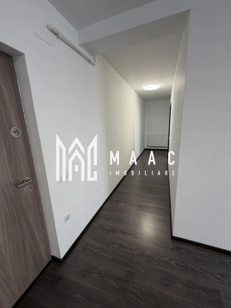 Apartament 3 camere | 75 MPU | Arhitectior - MAAC Imobiliare vă propune spre închiriere un apartament modern, complet mobilat și utilat, situat într-o zonă liniștită și accesibilă. Ideal pentru o familie sau un cuplu care își dorește confort și spațiu generos.

Proprietatea se remarcă prin curățenie, întreținere impecabilă și un ambient călduros, oferind condiții excelente pentru locuire.

Compartimentare:
living spațios și luminos
2 dormitoare
bucătărie complet utilată
baie
hol
balcon

Dotări și avantaje:
complet mobilat și utilat
loc de parcare inclus
apartament călduros și bine izolat
spații generoase și bine compartimentate
ideal pentru locuire pe termen lung

Localizare:
zonă liniștită, cu acces facil către punctele de interes din oraș

Condiții de închiriere:
preț: 500€/lună
garanție: echivalentul unei chirii lunare
disponibilitate: imediată

Pentru mai multe detalii sau pentru programarea unei vizionări, vă rugăm să ne contactați: CP3060846