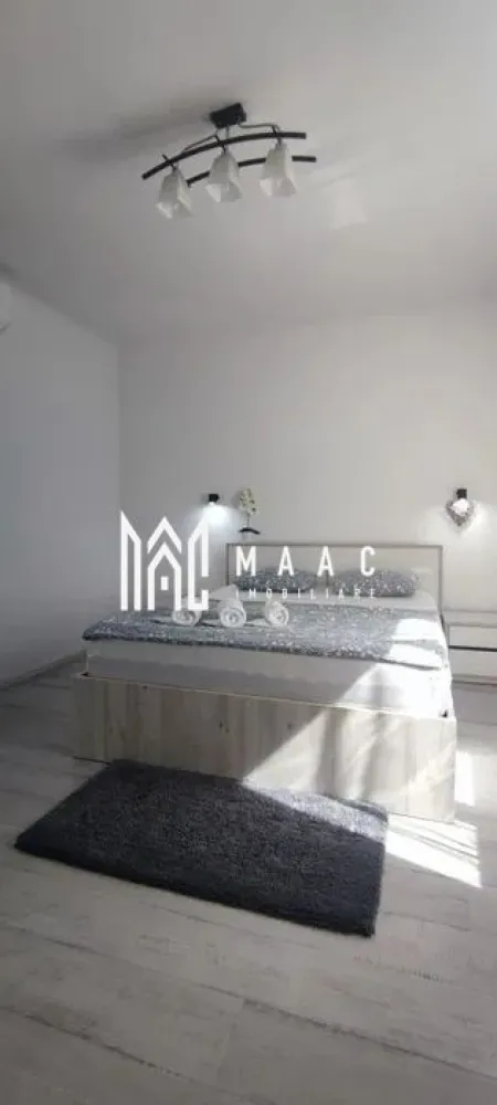 Casa 1 camera | Gradina 120 MP | Renovata | Lazaret - MAAC Imobiliare vă prezintă spre vânzare o casă cochetă cu 1 camera situată în cartierul Lazaret.

Caracteristici:
Suprafață utilă: 30 mp
An construcție: 1980
Renovată complet în anul 2022
Curte comună cu încă 2 vecini
Grădină proprie generoasă de 120 mp.

Compartimentare:
Cameră luminoasă
Bucătărie separată
Baie dotată cu cabină de duș
Pod, ideal pentru depozitare impartit pe jumatate.

Dotări și finisaje:
Centrală termică proprie cu calorifere

Avantaje:
Grădină proprie de 120 mp
Acces facil către magazine, mijloace de transport și alte puncte de interes
Ideală pentru locuință proprie sau investiție.

Pentru mai multe detalii precizati telefonic ca ati vazut anuntul cu ID: CP3060508
