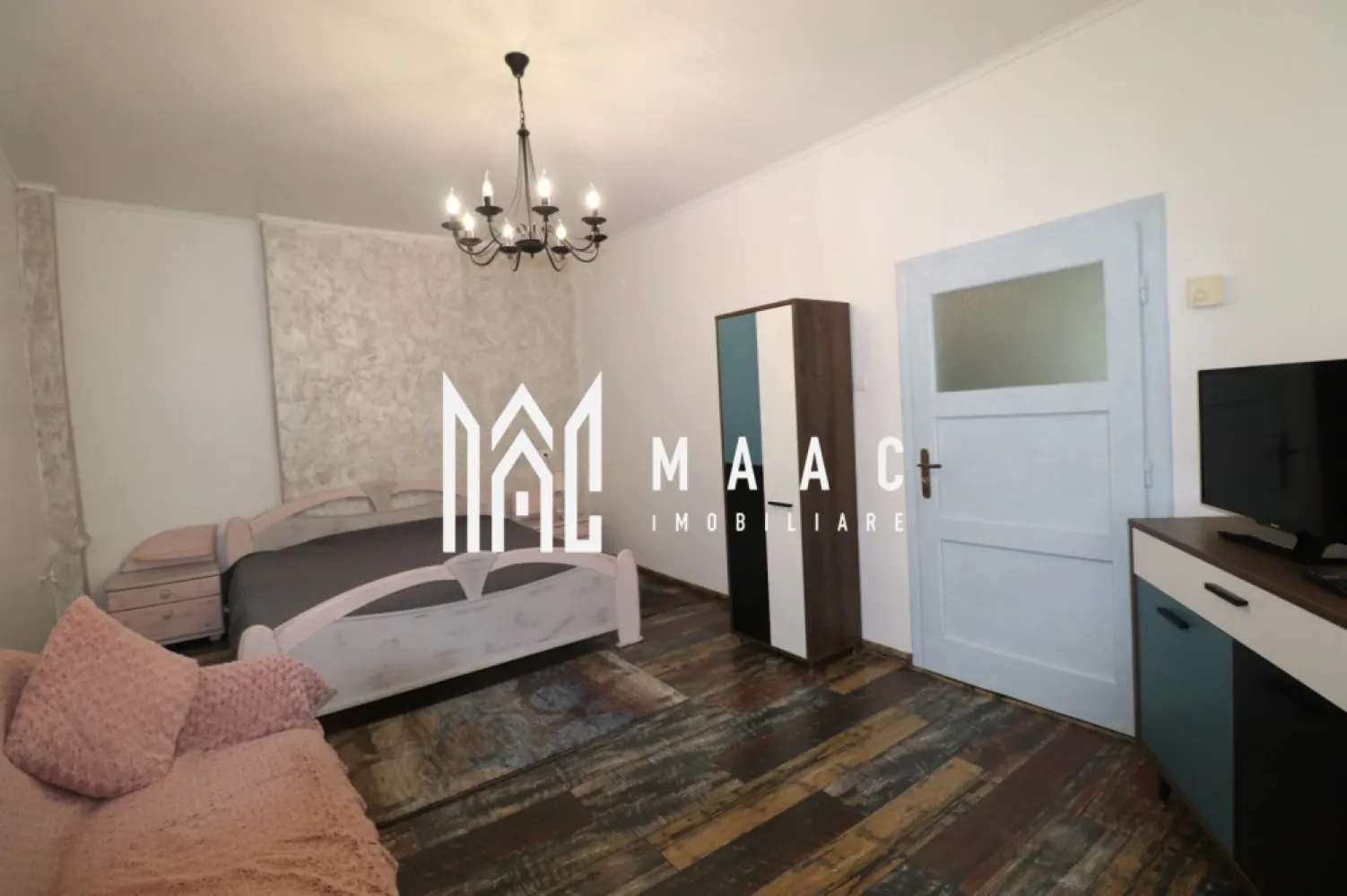 Apartament 2 camere | Etaj 1 | 46 MPU | Ultracentral - MAAC Imobiliare vă propune spre închiriere un apartament cu 2 camere, situat în zona Ultracentral, complet mobilat.

Apartamentul este compartimentat practic și dispune de:
dormitor
living
bucătărie open-space
baie
hol
Locuința este amplasată într-o zonă liniștită, cu acces facil către punctele de interes din centrul orașului, precum și către mijloace de transport, magazine și servicii.

Pentru mai multe detalii, precizati telefonic ca ati vazut anuntul cu ID: CP3055786