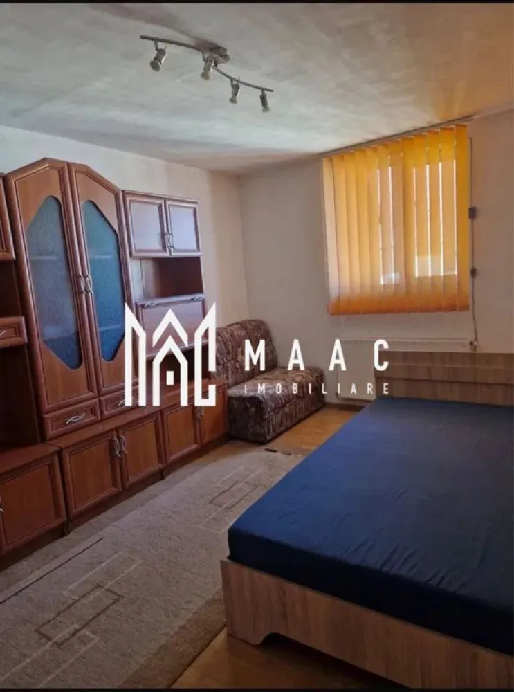 Apartament 3 camere | 54 MP | Decomandat | Mobilat | Lazaret - MAAC Imobiliare vă prezintă spre vânzare un apartament, situat la etajul 5/5, ideal pentru locuință sau investiție, în Sibiu.

Caracteristici:
Apartament cu o suprafață utilă de 54 mp.
Compartimentare decomandată.
Situat la etajul 5 din 5.
Mansardă pe un singur nivel, intabulată.
Construcție realizată ulterior, în anul 2007.

Compartimentare:
Living spațios cu bucătărie open space.
Cămară pentru depozitare.
Două dormitoare confortabile.
Baie.

Spații suplimentare:
Pod cu suprafață egală cu cea a apartamentului.
Acces direct în pod din interiorul locuinței.
Posibilitate de extindere și amenajare a încă două camere și o baie, datorită suprafeței.

Avantaje locație:
Aproape de magazine, școli și mijloace de transport.

Pentru mai multe detalii precizati telefonic ca ati vazut anuntul cu ID: CP3055390