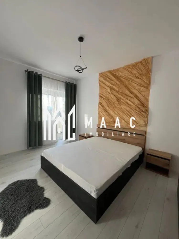 Apartament 2 camere de închiriat | Țiglari, Sibiu | decomandat, 50 mp - Apartament cu 2 camere decomandat de închiriat în Țiglari, Sibiu, situat la parter, cu 50 mp utili, balcon și loc de parcare inclus.

Detalii proprietate:
• Suprafață utilă: 50 mp, suprafață construită: 60 mp
• Compartimentare: hol, living, dormitor, bucătărie și baie
• Parter din 4, într-un imobil finalizat în anul 2000
• Stare interioară bună, orientare Sud-Est
• Balcon cu acces din living și dormitor
• Încălzire în pardoseală și termostat individual în fiecare cameră
• Șemineu electric și rulouri la geamuri
• Loc de parcare inclus în apropierea blocului

Apartamentul este amplasat într-o zonă liniștită din cartierul Țiglari, cu acces rapid către Centru și Zona de Vest a orașului Sibiu.

Cod anunț CP3061596. Contactați-ne pentru o vizionare și pentru mai multe detalii despre această proprietate.
