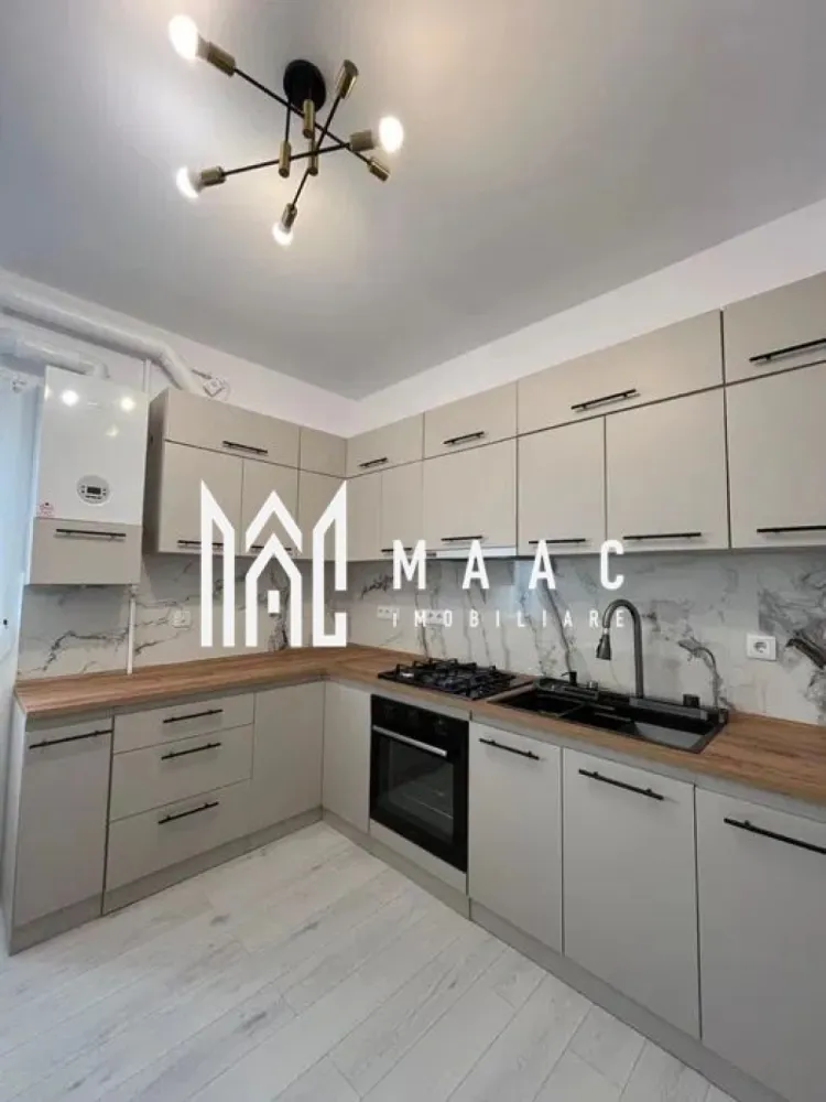 Apartament 2 camere de închiriat | Țiglari, Sibiu | decomandat, 50 mp - Apartament cu 2 camere decomandat de închiriat în Țiglari, Sibiu, situat la parter, cu 50 mp utili, balcon și loc de parcare inclus.

Detalii proprietate:
• Suprafață utilă: 50 mp, suprafață construită: 60 mp
• Compartimentare: hol, living, dormitor, bucătărie și baie
• Parter din 4, într-un imobil finalizat în anul 2000
• Stare interioară bună, orientare Sud-Est
• Balcon cu acces din living și dormitor
• Încălzire în pardoseală și termostat individual în fiecare cameră
• Șemineu electric și rulouri la geamuri
• Loc de parcare inclus în apropierea blocului

Apartamentul este amplasat într-o zonă liniștită din cartierul Țiglari, cu acces rapid către Centru și Zona de Vest a orașului Sibiu.

Cod anunț CP3061596. Contactați-ne pentru o vizionare și pentru mai multe detalii despre această proprietate.