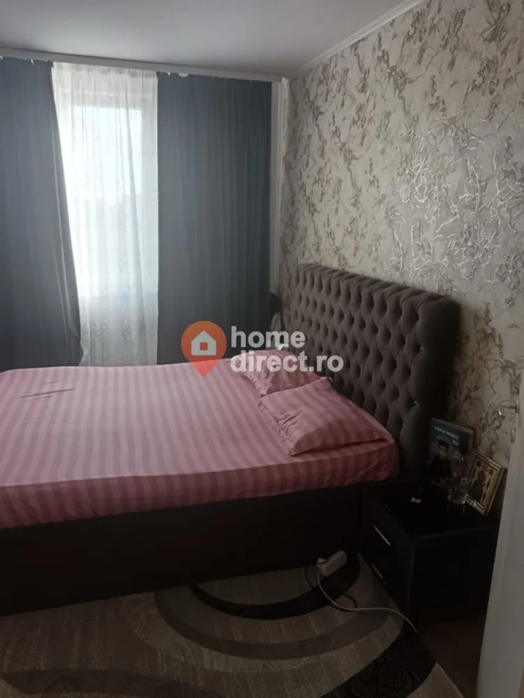 Apartament cu 3 camere, complet mobilat în Bragadiru - Detalii despre proprietate:

Situat la etajul 1 al unui bloc solid cu 4 etaje, construit din cărămidă după anul 2010 pe Strada Crisul Repede, acest apartament beneficiază de o compartimentare decomandată, optimizată pentru funcționalitate și confort. Cu o suprafață utilă de 75 mp, spațiul este generos și luminos. Mobila din sufragerie nu este inclusă în vânzare.

Caracteristici principale:

 Compartimentare: 3 camere spațioase, ideale pentru dormitoare sau zonă de lucru.
 Băi: 2 băi utilate pentru confortul întregii familii.
 Stare: Complet mobilat, gata pentru mutare imediată.
 Dotări: Centrală termică proprie cu incalzire in pardoseala, aer condiționat și ferestre cu tâmplărie PVC pentru o eficiență termică optimă.
 Accesibilitate: Blocul este prevăzut cu lift modern și conexiune Wi-Fi disponibilă.

De ce să alegi acest apartament?

Apartamentul se remarcă prin finisajele de calitate și starea impecabilă, fiind situat într-o zonă liniștită, ferită de agitația cotidiană, dar aproape de toate facilitățile necesare: magazine, școli și mijloace de transport. Construcția din cărămidă oferă o izolare fonică și termică superioară, asigurând un climat interior plăcut în orice anotimp.

Preț: 100.000 € negociabil.

Această proprietate oferă un raport excelent între calitate și preț pentru oricine dorește o investiție sigură într-o zonă în expansiune.

Te invităm la o vizionare pentru a descoperi personal potențialul acestui apartament.

Contactează-ne pentru a programa o vizită și pentru a afla mai multe detalii despre cum poți deveni noul proprietar al acestei locuințe deosebite! 🏡✨

https://www.tiktok.com/@pagasunt.ro/video/7631221457305029891