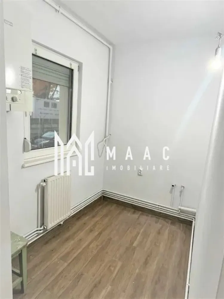 Spațiu de Birouri | Parter | 30 MPU | Sub Arini - MAAC Imobiliare vă propune spre închiriere un spațiu luminos și complet renovat, ideal pentru activități profesionale diverse — de la cabinet de psihologie, birou de avocatură sau notarial.

Detalii proprietate:
Suprafață:30 mp utili

Complet renovată – prima închiriere după renovare

Finisaje moderne, în tonuri neutre, ușor de personalizat

Baie și bucătărie complet mobilate și utilate până la momentul predării

Cameră principală lăsată „la cheie”, adaptabilă activității chiriașului

Condiții închiriere:
se percepe o garanție în cuantumul unei luni de chirie

se caută chiriaș pe termen lung

Pentru mai multe detalii sau pentru a programa o vizionare, contactați-ne și specificați codul de identificare al proprietății ID:CP2786957.