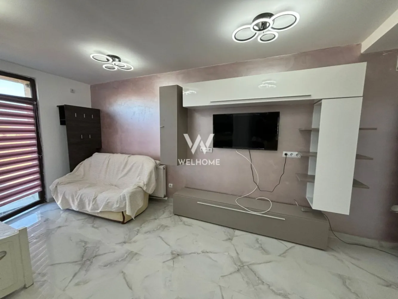 Apartament 3 camere PRETABIL pentru muncitori - Apartament 3 camere cu bucatarie separata - Str. Triajului, Selimbar

- Suprafata utila: 75 mp
- Apartamentul se afla la parter.
- Locuinta este mobilata si utilata, fiind alcatuita din living, bucatarie separata, 2 dormitoare, baie.
- Localizat intr-o zona buna cu acces la magazine, gradinite, shopping city etc.
- Parcare in fata imobilului.
- Se inchiriaza si pe perioade scurte, minim 1 luna. 
Disponibil IMEDIAT!

Chirie lunara: 550 Euro + se percepe garantie
Comision client: 50% din prima chirie
Contact: 0747.639.802