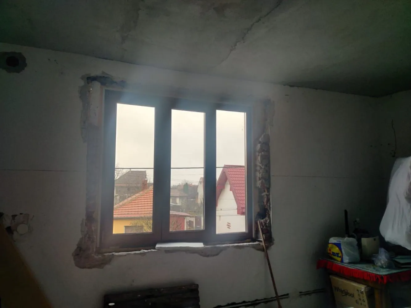BRASADAS vinde vinde casa 4 cam. teren 5 ari 117mp. - Agenția BRASADAS vinde casa individuala 117mp cu 4 camere si teren 500mp în zona TITULESCU.