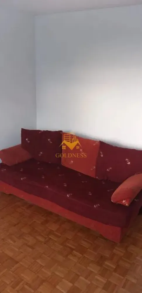 2 camere, Gheorgheni, Zona Iulius Mall, FSEGA, LIDL, Kaufland - GOLDNESS Imobiliare vă propune spre închiriere un apartament cu 2 camere semidecomandate complet mobilat și utilat, la etajul 5 într-un imobil de 10 etaje, în Cartierul Gheorgheni.
Dispune de loc de parcare!
Se află în apropierea stațiilor de transport în comun, magazine, restaurante, spații verzi, farmacii, etc. 

Apartamentul este compartimentat astfel:
 - dormitor cu o canapea extensibila, dressing, 
 - camera de trecere cu o canapea extensibilă, dulapuri
 - bucatarie complet utilată și mobilată, , loc de servit masa 
 - baie cu cada, calorifer port prosop și dulap pentru depozitare.
 - terasa de 8 mp.

Imobilul este dotat cu toate cele necesare- centrală proprie, frigider, aragaz, hotă, mașină de spălat haine, etc. 

Dacă sunteți interesați de acest apartament și doriți să îl vizionați, dar și pentru alte oferte nu ezitați să ne contactați telefonic sau prin e-mail. Vă stăm la dispoziție!
Pentru intermediere se percepe un comision de 50% din prețul chiriei!