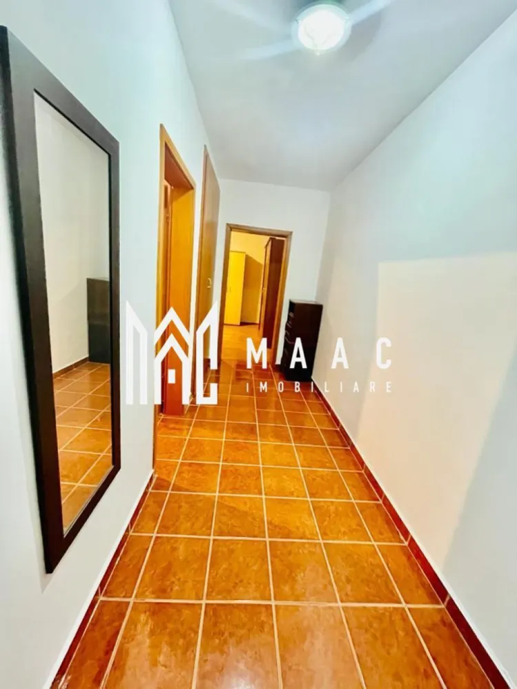 Apartament 1 camera | Etaj 1 | Balcon | Decomandat | Parcare - MAAC Imobiliare va prezinta un apartament cu 1 camera decomandat aproape de Parcul Sub Arini și Pădurea Dumbrava.

Caracteristici:
Tip: Confort 1, decomandat
Suprafață utilă: 48 mp
Etaj: 1 din 3
Balcon: 8 mp
Loc de parcare propriu în fața blocului

Utilități și dotări:
Mobilat și utilat: aragaz, hotă, frigider, mașină de spălat rufe
Centrală termică proprie
Internet prin fibră optică
Izolație termică exterioară
Contorizare individuală: apometre, contor gaz, contor curent electric
Bloc dotat cu interfon

Finisaje interioare:
Pereți: vopsea lavabilă, faianță
Podele: parchet în camere, gresie în bucătărie și baie
Tâmplărie: geamuri termopan 
Ușă de intrare: ușă metalică

Acces facil către toate punctele de interes:
Spații verzi cu pistă de bicicletă și locuri de joacă pentru copii
Unități de învățământ (școli, grădinițe)
Centre comerciale și supermarketuri
Instituții bancare, bancomate și farmacii
Stații de autobuz cu legături rapide spre centrul orașului
În imediata apropiere: Parcul Sub Arini și Pădurea Dumbrava.

Pentru mai multe detalii precizati telefonic ca ati vazut anuntul cu ID: CP2659346