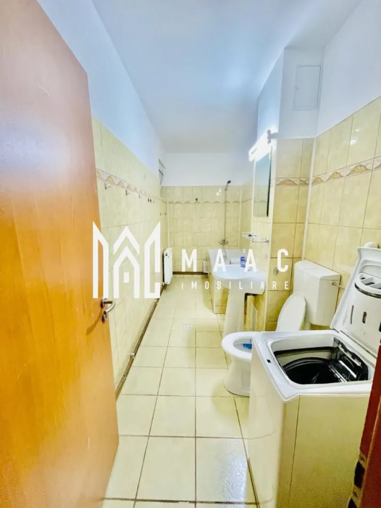 Apartament 1 camera | Etaj 1 | Balcon | Decomandat | Parcare - MAAC Imobiliare va prezinta un apartament cu 1 camera decomandat aproape de Parcul Sub Arini și Pădurea Dumbrava.

Caracteristici:
Tip: Confort 1, decomandat
Suprafață utilă: 48 mp
Etaj: 1 din 3
Balcon: 8 mp
Loc de parcare propriu în fața blocului

Utilități și dotări:
Mobilat și utilat: aragaz, hotă, frigider, mașină de spălat rufe
Centrală termică proprie
Internet prin fibră optică
Izolație termică exterioară
Contorizare individuală: apometre, contor gaz, contor curent electric
Bloc dotat cu interfon

Finisaje interioare:
Pereți: vopsea lavabilă, faianță
Podele: parchet în camere, gresie în bucătărie și baie
Tâmplărie: geamuri termopan 
Ușă de intrare: ușă metalică

Acces facil către toate punctele de interes:
Spații verzi cu pistă de bicicletă și locuri de joacă pentru copii
Unități de învățământ (școli, grădinițe)
Centre comerciale și supermarketuri
Instituții bancare, bancomate și farmacii
Stații de autobuz cu legături rapide spre centrul orașului
În imediata apropiere: Parcul Sub Arini și Pădurea Dumbrava.

Pentru mai multe detalii precizati telefonic ca ati vazut anuntul cu ID: CP2659346