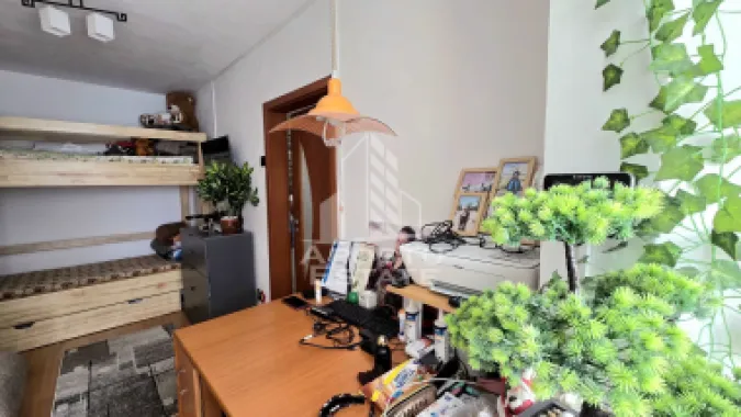 Apartament cu 2 camere de vanzare, etaj intermediar, zona Dacia