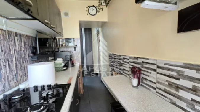 Apartament cu 2 camere de vanzare, etaj intermediar, zona Dacia
