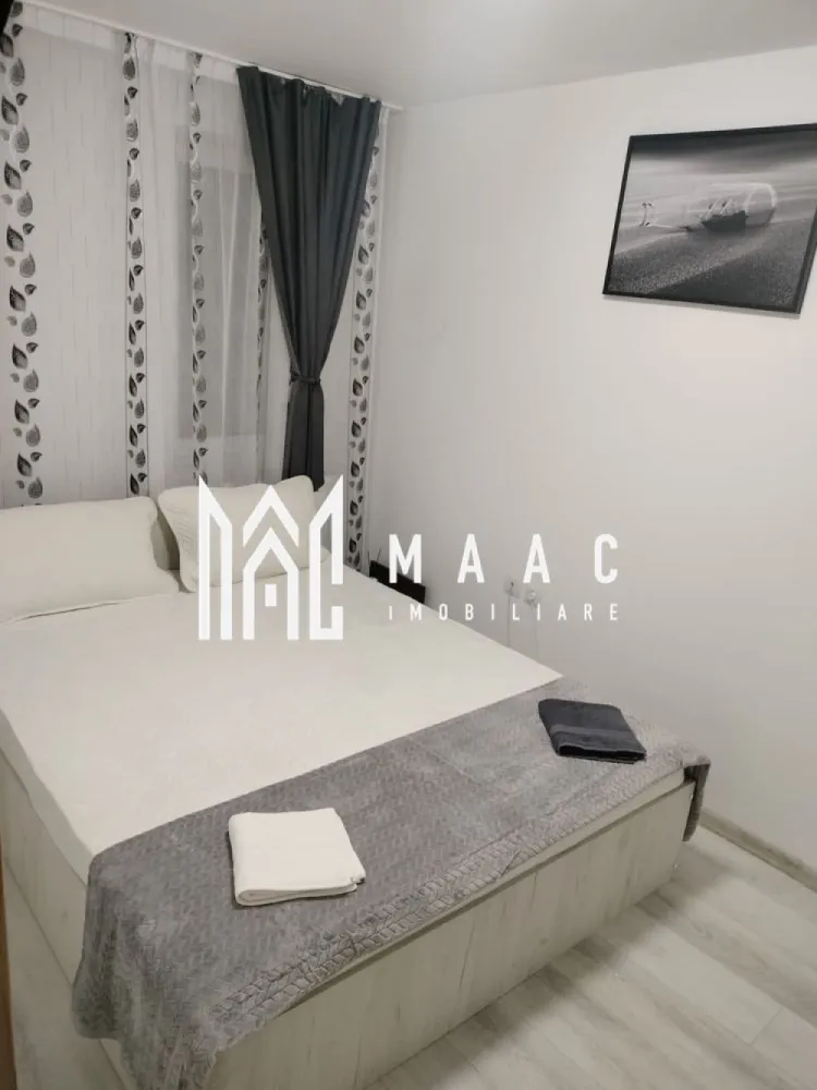 Apartament 2 camere | Etaj 2 | Renovat Integral - Apartament 2 camere de vânzare | Etaj 2 | Zona Dovali | Râmnicu Vâlcea

Cod proprietate: CP3232124

MAAC Imobiliare vă propune spre vânzare un apartament cu 2 camere, situat în Râmnicu Vâlcea, în apreciata zonă Dovali, la etajul 2 al unui bloc reabilitat integral de dezvoltatorul Florin Cioacă.

Locuința are o suprafață utilă de 38 mp, fiind o alegere excelentă atât pentru locuit, cât și pentru investiție. Apartamentul este parțial mobilat, oferindu-vă posibilitatea de a-l amenaja după propriul stil și preferințe.

Avantajele proprietății:
Apartament cu 2 camere;
Etaj 2, într-un bloc reabilitat integral;
Suprafață utilă: 38 mp;
Parțial mobilat;
Bloc modernizat de Florin Cioacă;
Disponibil pentru vizionare începând cu jumătatea lunii august.
Localizare excelentă – Zona Dovali, Râmnicu Vâlcea

Apartamentul beneficiază de o poziționare foarte bună, cu acces rapid către:

magazine și supermarketuri;
școli și grădinițe;
farmacii și cabinete medicale;
stații pentru transportul public;
spații verzi și locuri de joacă;
alte puncte de interes din municipiul Râmnicu Vâlcea.

Dacă sunteți în căutarea unui apartament de vânzare în Râmnicu Vâlcea, într-o zonă liniștită și bine conectată la facilitățile orașului, această proprietate merită vizionată.

Pentru informații suplimentare și programarea unei vizionări începând cu jumătatea lunii august, contactați echipa MAAC Imobiliare.

Cod proprietate: CP3232124
