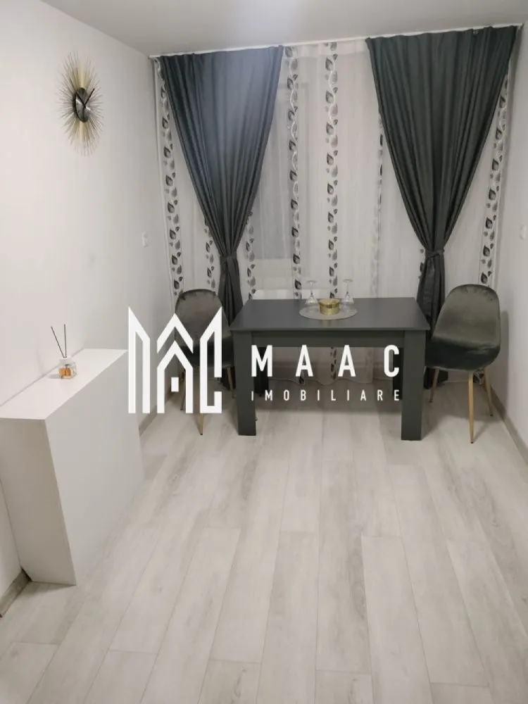 Apartament 2 camere | Etaj 2 | Renovat Integral - Apartament 2 camere de vânzare | Etaj 2 | Zona Dovali | Râmnicu Vâlcea

Cod proprietate: CP3232124

MAAC Imobiliare vă propune spre vânzare un apartament cu 2 camere, situat în Râmnicu Vâlcea, în apreciata zonă Dovali, la etajul 2 al unui bloc reabilitat integral de dezvoltatorul Florin Cioacă.

Locuința are o suprafață utilă de 38 mp, fiind o alegere excelentă atât pentru locuit, cât și pentru investiție. Apartamentul este parțial mobilat, oferindu-vă posibilitatea de a-l amenaja după propriul stil și preferințe.

Avantajele proprietății:
Apartament cu 2 camere;
Etaj 2, într-un bloc reabilitat integral;
Suprafață utilă: 38 mp;
Parțial mobilat;
Bloc modernizat de Florin Cioacă;
Disponibil pentru vizionare începând cu jumătatea lunii august.
Localizare excelentă – Zona Dovali, Râmnicu Vâlcea

Apartamentul beneficiază de o poziționare foarte bună, cu acces rapid către:

magazine și supermarketuri;
școli și grădinițe;
farmacii și cabinete medicale;
stații pentru transportul public;
spații verzi și locuri de joacă;
alte puncte de interes din municipiul Râmnicu Vâlcea.

Dacă sunteți în căutarea unui apartament de vânzare în Râmnicu Vâlcea, într-o zonă liniștită și bine conectată la facilitățile orașului, această proprietate merită vizionată.

Pentru informații suplimentare și programarea unei vizionări începând cu jumătatea lunii august, contactați echipa MAAC Imobiliare.

Cod proprietate: CP3232124