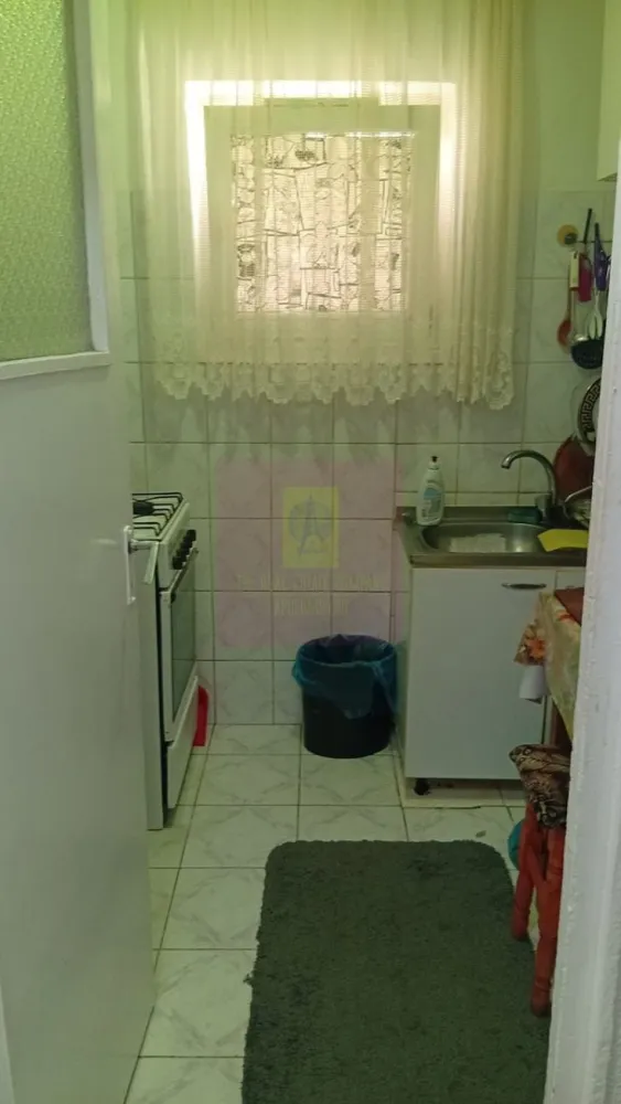 Apartament 2 camere Titan- Piata Salajan. - Compania imobiliara Apulum94 va propune un apartament de 2 camere confort 2, situat in zona Titan, in apropiere de Piata Salajan.
Imobilul este reabilitat termic, este curat, cu vecini civilizati si are camere video. 
Apartamentul este curat, semidecomadat si are o suprafata de 37 mp cu tot cu balcon. 
Are gresie, faianta, parchet, termopan, repartitoare, apometre. 
Pentru vizionare si alte detalii nu ezitati sa ma contactati pe nr 0733683446- Laura Ionescu.