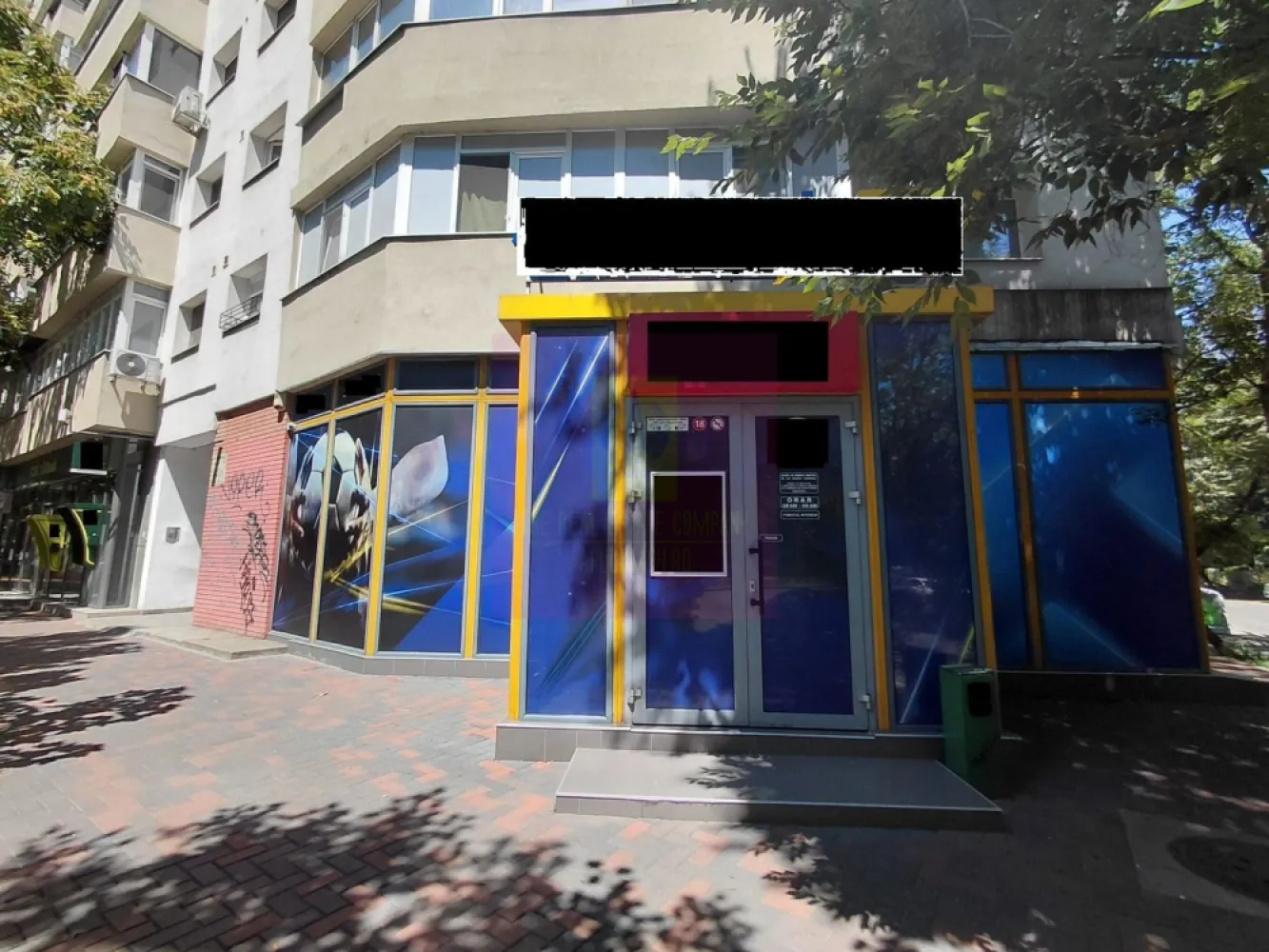 Vând spațiu comercial in zona Titan - Vând spațiu comercial închiriat, cu contract pe următorii 10 ani in zona Titan, cu o suprafata de 140mp, cu vitrina 12ml, cu intrare suplimentara prin spate.
Pentru detalii si vizionari contactati agentul Dona Camelia 0733683461