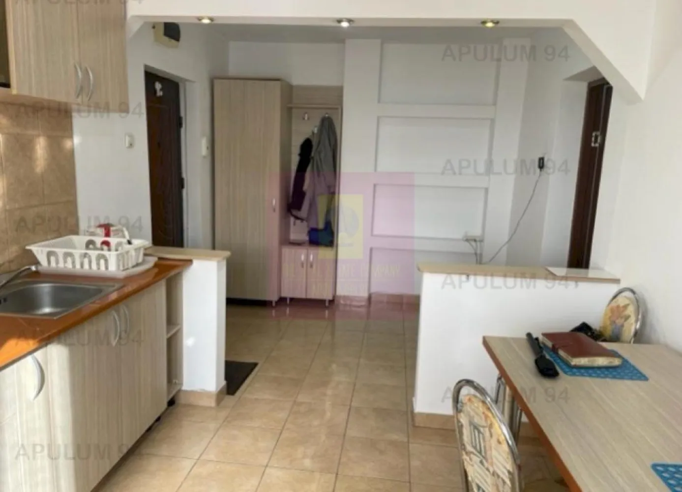 Apartament 2 camere 13 Septembrie- Unitatea de Pompieri. - Compania imobiliara Apulum 94 va propune spre inchiriere un apartament de 2 camere situat pe 13 Septembrie- stradal, in apropiere de Unitatea De Pompieri.
Apartamentul are vedere laterala. Este semidecomandat, are o impartire foarte buna, cu camere mari, patrate si luminoase.
Esre renovat- gresie, faianta, parchet, aer conditionat. 
Este mobilat si utilat in totalitate. 
Pentru vizionare si mai multe detalii nu ezitati sa ma contactati pe nr 0733683446- Laura Ionescu.