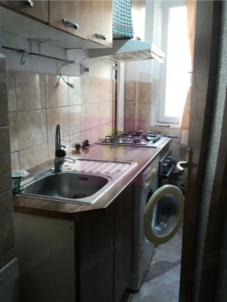 Vanzare a apartament 2 camere confort 2 Colentina-D-na Ghica - VANZARE APARTAMENT 2 CAMERE CONFORT 2, BLOC 1976, DECOMANDAT, BALCON INCHIS TERMOPAN, ETAJUL 5, CENTRALA PROPRIE, REPARTITOARE APĂ RECE ŞI APĂ CALDĂ (CITIRE RADIO), REPARTITOARE CĂLDURĂ (CITIRE RADIO), CONTUAR ENERGIE ELECTRICA (CITIRE AUTOMATĂ) MOBILAT ŞI UTILAT, CERTIFICAT ENERGETIC, BLOC ANVELOPAT
