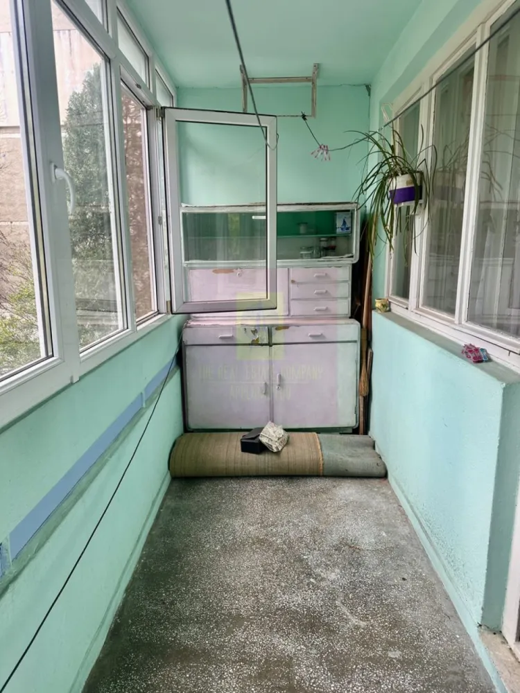 3 camere Berceni- Aleea Ciceu - ### Apartament 3 camere decomandat | Etaj 1 | 72 mp | Berceni – Aleea Ciceu

**Apulum94** vă propune spre vânzare un apartament de 3 camere, confort 1, decomandat, situat în cartierul **Berceni**, pe **Aleea Ciceu**, într-o zonă liniștită și bine conectată la toate facilitățile necesare.

Locuința este amplasată la **etajul 1 din 10** al unui bloc anvelopat termic și dispune de o **suprafață utilă de 65 mp** și o **suprafață totală de 72 mp**. Compartimentarea decomandată oferă un plus de confort și funcționalitate, fiind ideală pentru o familie sau pentru cei care își doresc un spațiu bine organizat.

Blocul este bine întreținut, cu o scară curată și vecini civilizați.

În apropiere se găsesc școli, grădinițe, magazine, supermarketuri, mijloace de transport în comun și alte puncte de interes, ceea ce face ca această proprietate să fie o alegere excelentă atât pentru locuință proprie, cât și pentru investiție.

**Avantaje:**

* Apartament decomandat;
* Etaj 1 din 10;
* Bloc anvelopat termic;
* Suprafață totală de 72 mp;
* Zonă liniștită, cu acces facil la toate facilitățile.

**Pentru mai multe informații sau pentru programarea unei vizionări, vă invit să mă contactați:**

**Dorin Dinu – Apulum94**
📞 **0733 683 454**