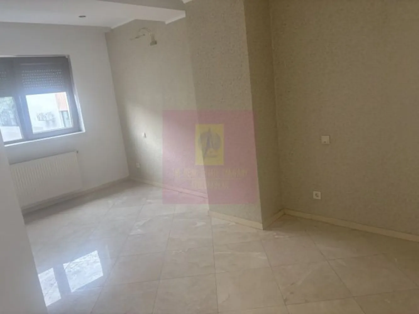 Apartament 4 camere Baneasa- Sisesti. - Compania imobiliara Apulum 94 va propune un apartament de 4 camere situat in zona Baneasa- Gheorghe Ionescu Sisesti cu Sos Straulesti. 
Blocul este retras fata de strada principala, ceea ce confera mai multa liniste si intimitate, dar la o distanta foarte mica fata de mijloacele de transport. 
Apartamentul este la parter inalt din 4 etaje. Este un apartament generos, avand o suprafata utila de 120 mp la care se adauga 2 terase, una de 28 mp si cealalta de 30 mp. 
Bucataria este deschisa cu livingul , cele doua avand in total o suprafata de 65 mp.
Interiorul are termopan, jaluzele verticale, gresie, faianta, parchet, 2 aparate de aer conditionat, centrala termica cu incalzire prin pardoseala. 
Apartamentul este liber si se poate preda imediat. 
Pentru vizionare si mai multe detalii nu ezitati sa ma contactati pe nr 0733683446- Laura Ionescu.