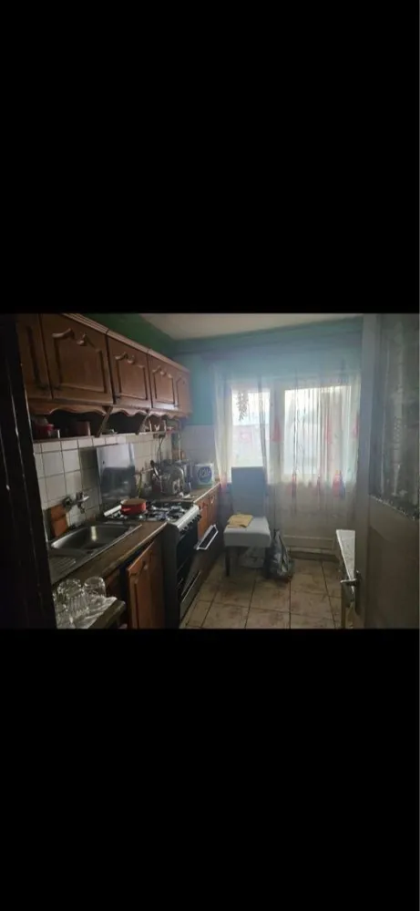 BRASADAS vinde ap 3 cam etaj 4/4 in Carpati 2. - Agenția imobiliara BRASADAS vinde apartament cu 3 camere la etajul 4/4 in Carpați 2.
Acoperis renovat anul trecut. Beci 12mp.
Www.brasadas.com.