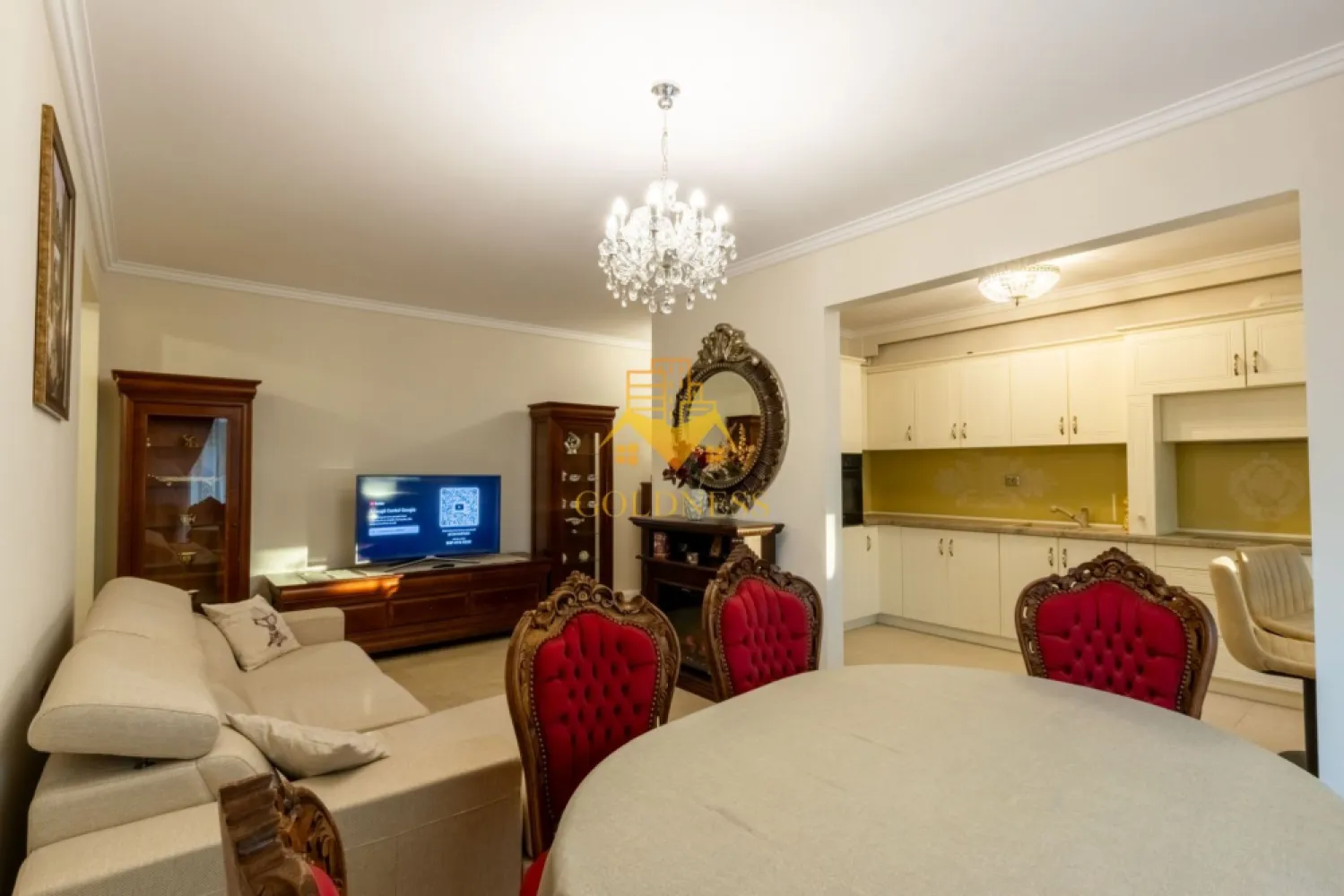 2 camere, 2 Parcari, Buna Ziua, Zona Grand Hill, LIDL, Trifoiului - GOLDNESS Imobiliare vă propune spre închiriere un apartament cu 2 camere complet mobilat și utilat, la etajul 1 într-un imobil de 3 etaje, în Cartierul Buna Ziua .
Se poate inchiria 2 parcaru cu 50 euro!

Se află în apropierea stațiilor de transport în comun, magazine, restaurante, spații verzi, farmacii, etc. 
 Apartamentul este compartimentat astfel:
 - dormitor cu pat matrimonial, dressing, noptiere
 - living cu bucatarie open space complet utilată și mobilată, canapea extensibilă, loc de servit masa 
 - baie cu cada, calorifer port prosop și dulap pentru depozitare.
 - balcon 7 mp.

Imobilul este dotat cu toate cele necesare- centrală proprie, frigider, plita, hotă, mașină de spălat haine, etc. 

Dacă sunteți interesați de acest apartament și doriți să îl vizionați, dar și pentru alte oferte nu ezitați să ne contactați telefonic sau prin e-mail. Vă stăm la dispoziție!
Pentru intermediere se percepe un comision de 50% din prețul chiriei!