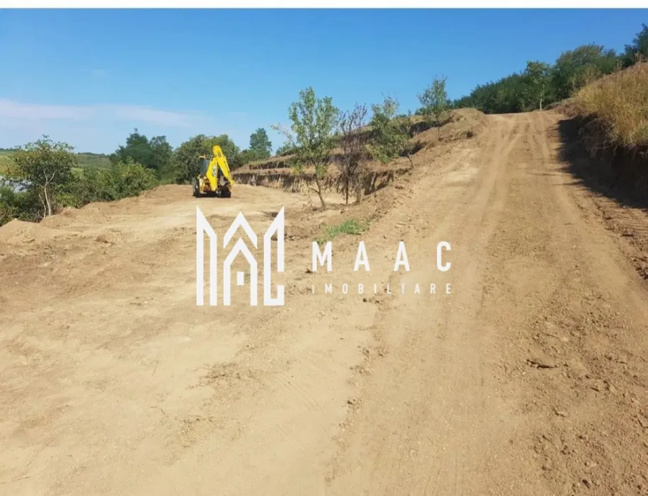 Teren Intravilan | 3.700 mp | Sura Mare - MAAC Imobiliare oferă spre vânzare un teren de 3700mp situat în Sura Mare

Detalii teren:

Suprafață generoasă, ideală pentru construcția de case
Teren cu acte la zi, înregistrat în ETERA 
Utilități în imediata apropiere, la casele vecine
Locație liniștită, zonă de case

Avantaje:

Posibilitate de dezvoltare rezidențială
Acces facil la drum și utilități
Zonă bine cotată, potrivită pentru locuințe

Pentru mai multe detalii spacificati telefonic ID: CP2786539