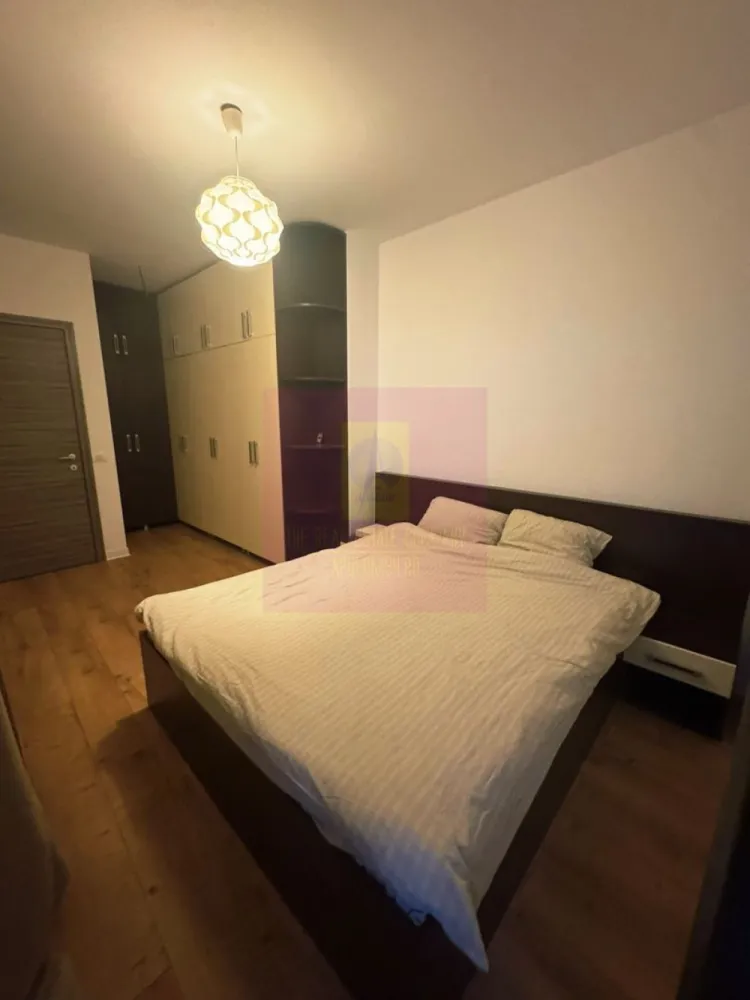 Apartament 2 camere in Pipera langa Scoala Americana bloc nou - Va oferim spre vanzare un apartament de 2 camere in Pipera intr-un bloc nou 2012, la etajul 6/9, cu bucatarie open in living, mobilat si utilat recent. Nu a fost locuit niciodata, are totul nou in el. Actele pregatite pentru vanzare. 
Pentru detalii si vizionari contactati agentul Dona Camelia la 0733683461.