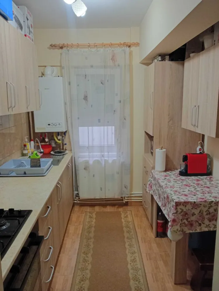 BRASADAS vinde ap 3 cam in Micro 16 la etajul 4/4. - Agentia Imobiliara BRASADAS vinde apartament cu 3 camere in Micro 16 M16 la etajul 4 din 4.
Apartamentul are 2 bai, 1 debara, centrala termica, aer condiționat în fiecare cameră.
Este situat in zonă liniștită și are în apropiere școli , grădiniță , magazine , piața , stație de autobuz.
www.brasadas.com