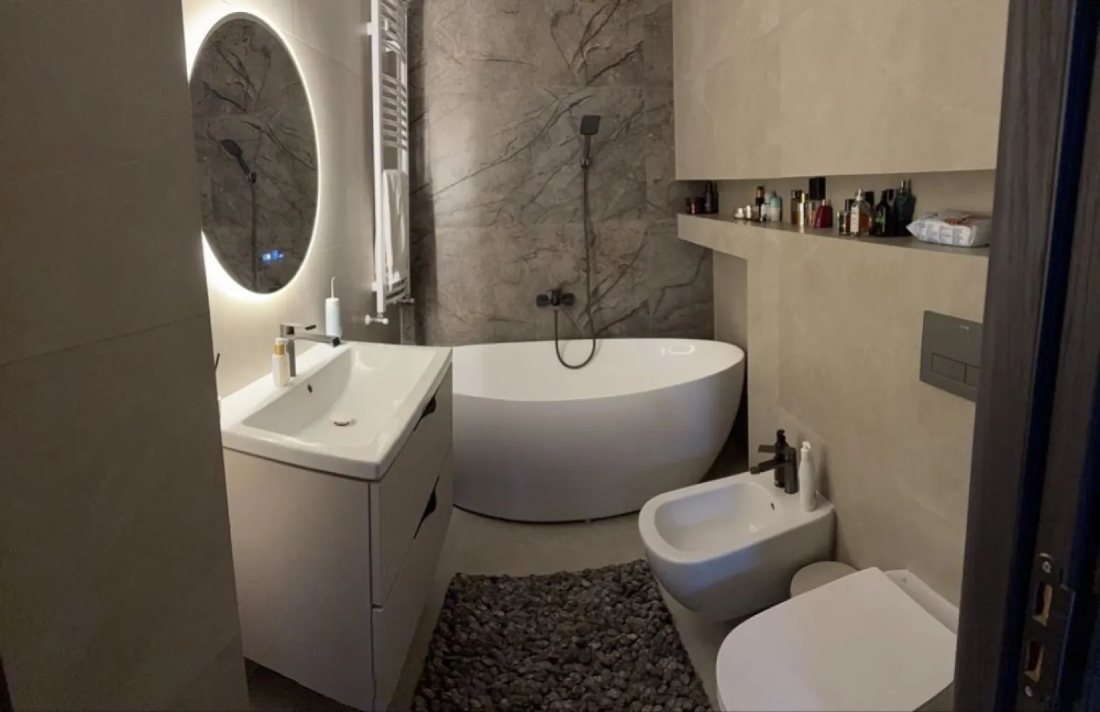 Apartament 3 camere carpati 2