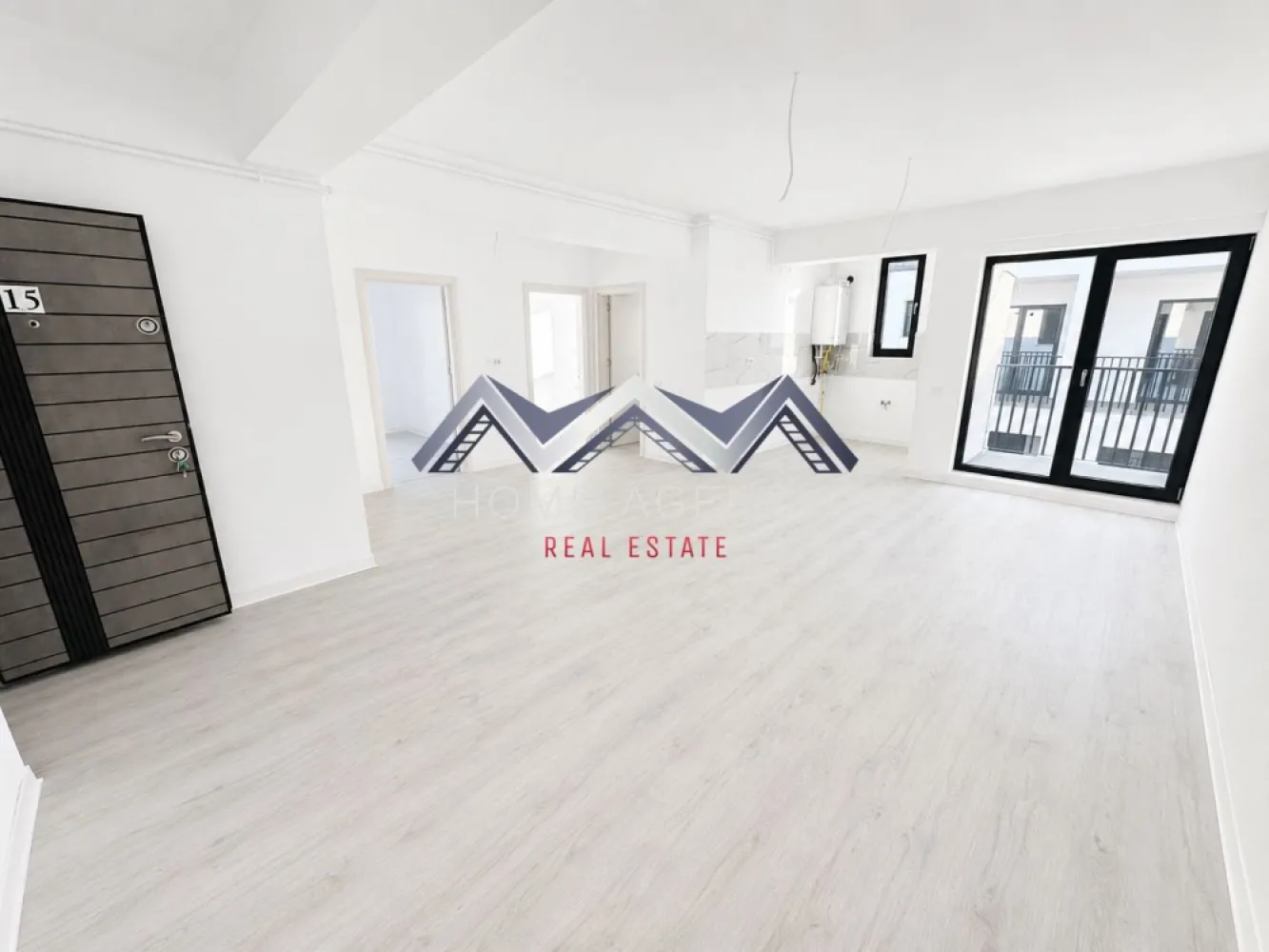 Apartament 3 camere Otopeni central | bloc nou, parcare, comision 0 - Vă propunem, spre vânzare, un apartament de 3 camere modern, situat într-un bloc nou D+P+3mansardat, aflat în zona centrală a orașului Otopeni. Este alegerea ideală atât pentru o locuință confortabilă și bine organizată, cât și pentru o investiție sigură și profitabilă.

Preț final: 155.000 euro (negociabil) TVA și 1 loc de parcare subteran inclus | comision 0

Compartimentarea a fost gândită astfel încât să ofere funcționalitate și confort. Livingul este integrat cu o bucătărie retrasă, pe o suprafață utilă de 33,56 mp, cu deschidere spre balcon. Cele două dormitoare sunt spațioase și primitoare, unul dintre ele beneficiază de acces direct către o terasă privată de 7,71 mp. Apartamentul dispune de o baie modernă, dotată cu duș walk-in și fereastră, precum și de un WC de serviciu separat, ceea ce sporește gradul de confort.

Confortul termic este asigurat de centrala proprie și încălzirea prin pardoseală, o soluție modernă care oferă o temperatură uniformă în toate camerele și contribuie la reducerea costurilor de întreținere. Apartamentul este racordat la toate utilitățile publice – apă, gaze, electricitate și canalizare – și dispune de un loc de parcare inclus în preț, pentru un plus de confort și siguranță.

Un alt avantaj important îl reprezintă poziționarea excelentă. Apartamentul se află la doar 10 minute de mers pe jos până la piață și magazine, iar școala este accesibilă la cel mult 15 minute pe jos (4 minute cu mașina). Totodată, în imediata apropiere există restaurante, supermarketuri, farmacii, bănci, transport public. Accesul către DN1, Centura Capitalei și Aeroportul Henri Coandă este rapid și facil, iar în perspectivă, zona va fi deservită și de viitoarea stație de metrou.

Prețul afișat nu include TVA. 

Programează acum o vizionare cu echipa de vânzări!