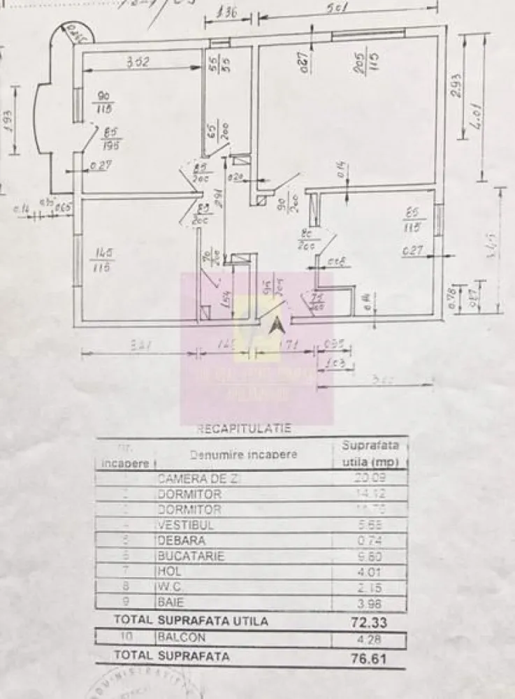 Vand apartament 3 camere zona 13 Septembrie - Sebastian (Prosper Mall) - Compania imobiliara Apulum 94 va propune un apartament de 3 camere situat in zona 13 Septembrie – Sebastian, in imediata vecinatate a Prosper Mall.
Apartamentul este decomandat, are o suprafata totala de 76.61 mp (inclusiv balconul), etajul 8, anul constructiei imobilului este 1986.
Suprafete foarte generoase: living 20 mp, dormitoare 14.1 si respectiv 11.8 mp. Beneficiaza de doua grupuri sanitare si un balcon (dormitorul mare).
Holul principal tip “H”, zidul despartitor cu bucataria din BCA, permite reconfigurare, pt. camera de zi/dinning spatioasa, 20 mp. Pozitionare sud-est & sud-vest.
In proximitate Prosper Mall (Mega Image + piata Kaufland si Lidl etc. De asemenea Parcul Sebastian.
Accesul la transportul in comun este la o distanta de, 300m .In imediata apropiere Liceu matematica-informatica. Parcare auto accesibila, inclusiv posibilate de inchiriere loc parcare primarie.
Apartamentul beneficiaza de ferestre PVC cu geam termopan (QFort). Centrala termica pe gaz (Ariston - varful de gama - Alteas One), calorifere metal (partial Ferolli). Aer conditionat (Samsung inverter – 12k BTU). Se vinde nemobilat.
Amenajarile interioare (gresie, faianta, parchet laminat, lavabila) necesita renovare partiala pentru detalii :0733683446- Laura Ionescu